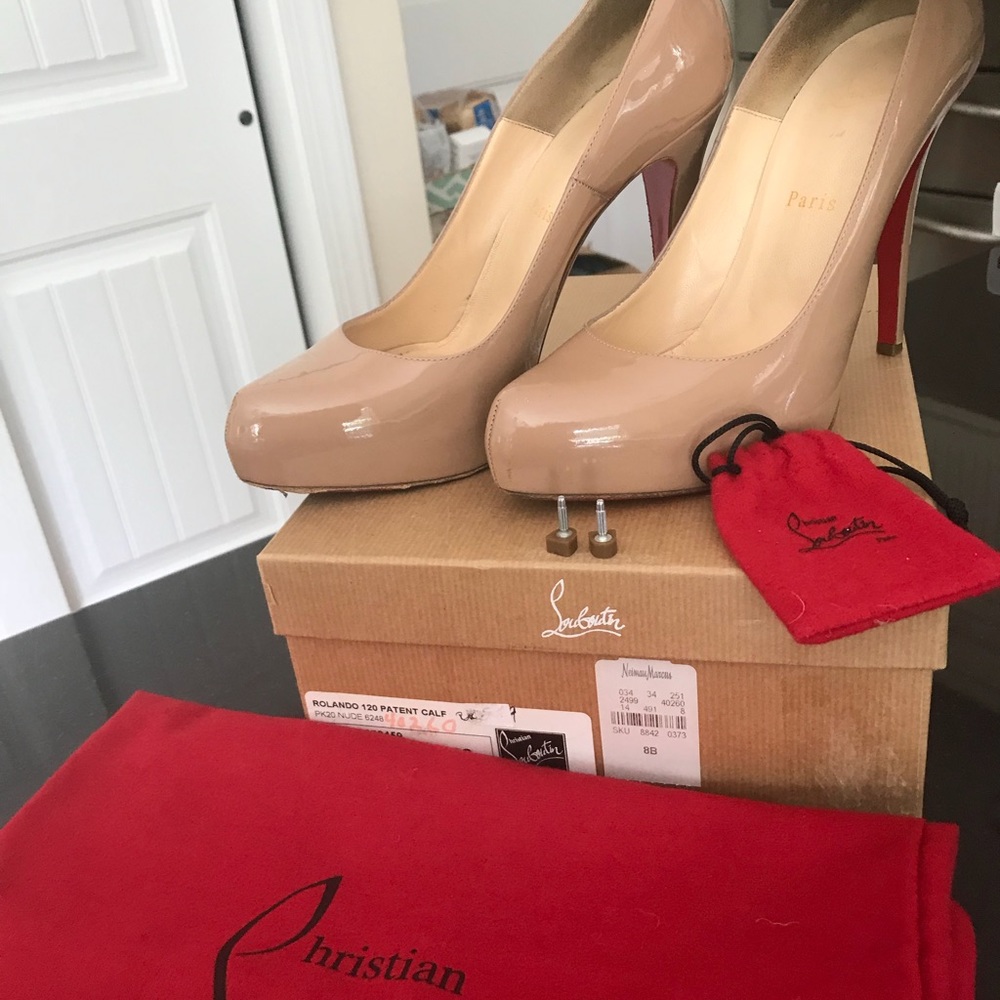Louboutin Rolando Nude patent leather pumps 38